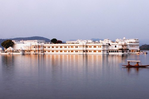 lake palace udaipur india